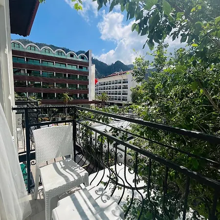 ホテル Doruk & Suits